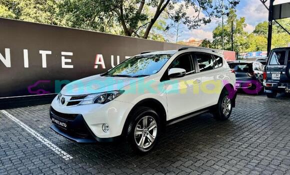 Buy Used Toyota RAV4 White Car in Kinshasa in Kinshasa Buy Used Toyota RAV4 White Car in Kinshasa in Kinshasa