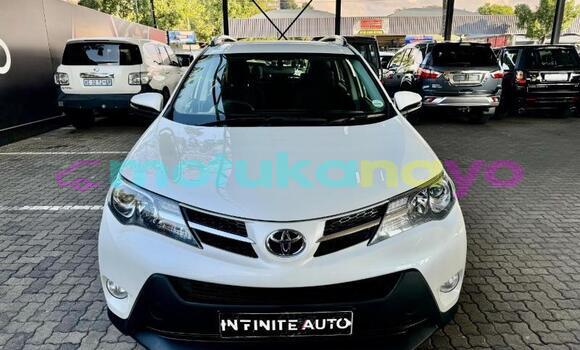 Buy Used Toyota RAV4 White Car in Kinshasa in Kinshasa Buy Used Toyota RAV4 White Car in Kinshasa in Kinshasa