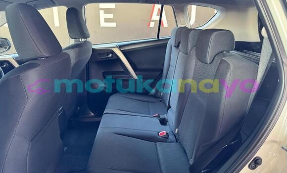 Buy Used Toyota RAV4 White Car in Kinshasa in Kinshasa Buy Used Toyota RAV4 White Car in Kinshasa in Kinshasa