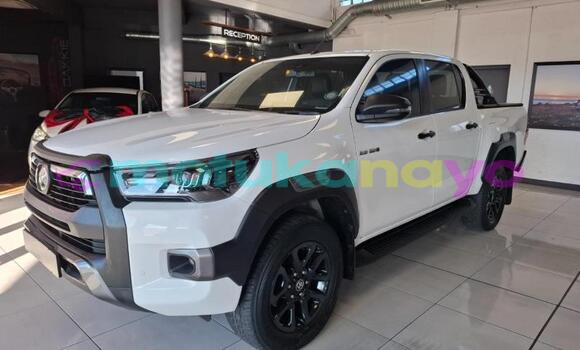Buy Used Toyota Hilux White Car in Kinshasa in Kinshasa Buy Used Toyota Hilux White Car in Kinshasa in Kinshasa