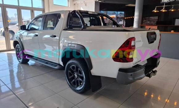 Buy Used Toyota Hilux White Car in Kinshasa in Kinshasa Buy Used Toyota Hilux White Car in Kinshasa in Kinshasa