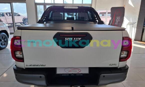 Buy Used Toyota Hilux White Car in Kinshasa in Kinshasa Buy Used Toyota Hilux White Car in Kinshasa in Kinshasa