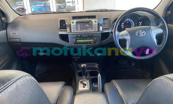 Buy Used Toyota Hilux White Car in Kinshasa in Kinshasa Buy Used Toyota Hilux White Car in Kinshasa in Kinshasa