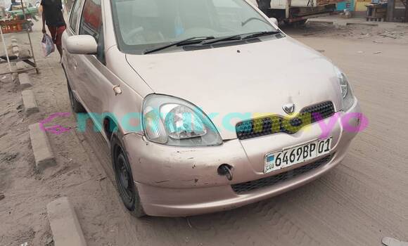 Acheter Occasion Voiture Toyota Vitz Gris à Kinshasa, Kinshasa Acheter Occasion Voiture Toyota Vitz Gris à Kinshasa, Kinshasa