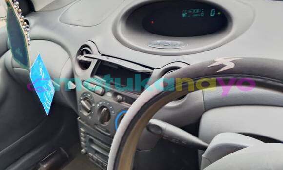 Acheter Occasion Voiture Toyota Vitz Gris à Kinshasa, Kinshasa Acheter Occasion Voiture Toyota Vitz Gris à Kinshasa, Kinshasa