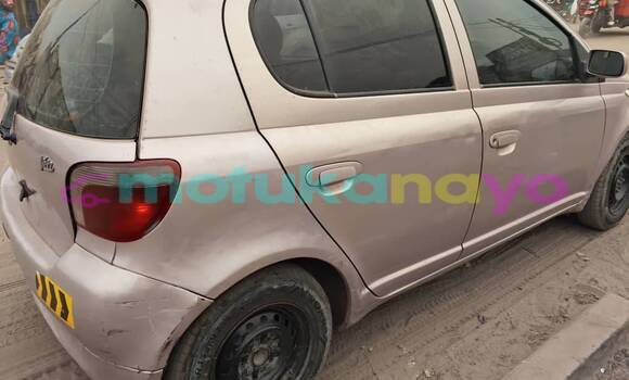 Acheter Occasion Voiture Toyota Vitz Gris à Kinshasa, Kinshasa Acheter Occasion Voiture Toyota Vitz Gris à Kinshasa, Kinshasa