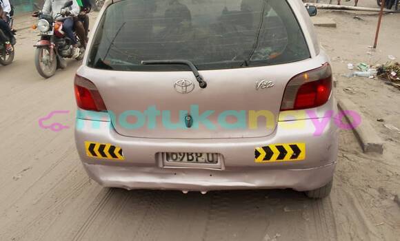 Acheter Occasion Voiture Toyota Vitz Gris à Kinshasa, Kinshasa Acheter Occasion Voiture Toyota Vitz Gris à Kinshasa, Kinshasa