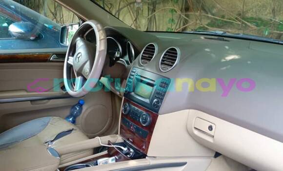 Buy Used Mercedes‒Benz 230 Black Car in Kinshasa in Kinshasa Buy Used Mercedes‒Benz 230 Black Car in Kinshasa in Kinshasa