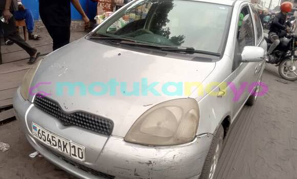 Acheter Occasion Voiture Toyota Vitz Gris à Kinshasa, Kinshasa Acheter Occasion Voiture Toyota Vitz Gris à Kinshasa, Kinshasa