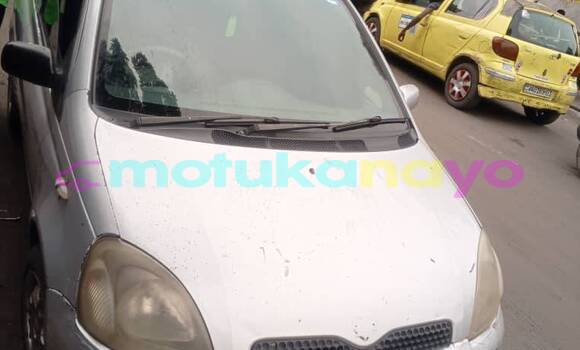 Acheter Occasion Voiture Toyota Vitz Gris à Kinshasa, Kinshasa Acheter Occasion Voiture Toyota Vitz Gris à Kinshasa, Kinshasa