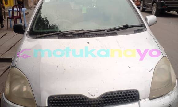 Acheter Occasion Voiture Toyota Vitz Gris à Kinshasa, Kinshasa Acheter Occasion Voiture Toyota Vitz Gris à Kinshasa, Kinshasa