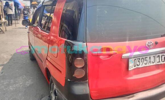 Acheter Occasion Voiture Toyota Raum Rouge à Kinshasa, Kinshasa Acheter Occasion Voiture Toyota Raum Rouge à Kinshasa, Kinshasa