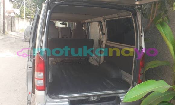 Acheter Occasion Voiture Toyota Hiace Gris à Kinshasa, Kinshasa Acheter Occasion Voiture Toyota Hiace Gris à Kinshasa, Kinshasa