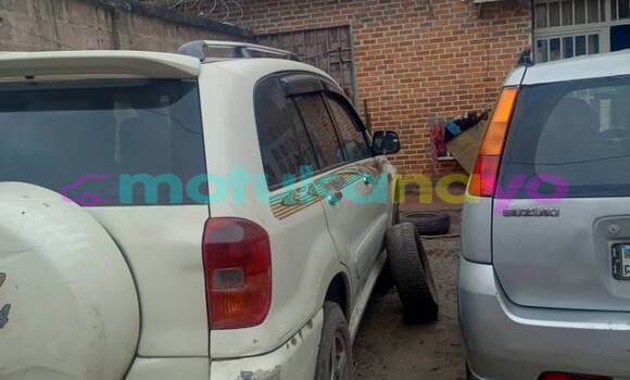 Acheter Occasion Voiture Toyota RAV4 Blanc à Kinshasa, Kinshasa Acheter Occasion Voiture Toyota RAV4 Blanc à Kinshasa, Kinshasa