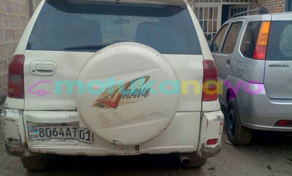 Acheter Occasion Voiture Toyota RAV4 Blanc à Kinshasa, Kinshasa Acheter Occasion Voiture Toyota RAV4 Blanc à Kinshasa, Kinshasa