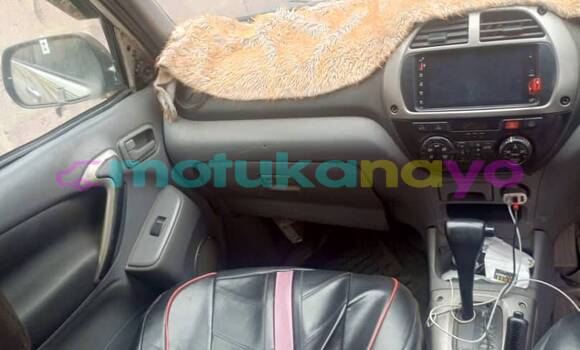 Acheter Occasion Voiture Toyota RAV4 Blanc à Kinshasa, Kinshasa Acheter Occasion Voiture Toyota RAV4 Blanc à Kinshasa, Kinshasa