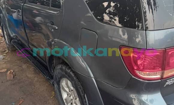 Acheter Occasion Voiture Toyota Fortuner Gris à Kinshasa, Kinshasa Acheter Occasion Voiture Toyota Fortuner Gris à Kinshasa, Kinshasa