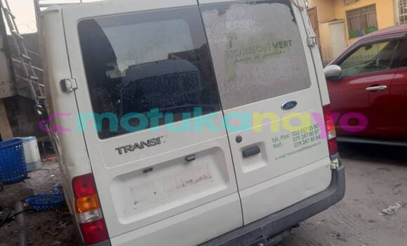 Acheter Occasion Voiture Ford Explorer Sport Trac Blanc à Kinshasa, Kinshasa Acheter Occasion Voiture Ford Explorer Sport Trac Blanc à Kinshasa, Kinshasa