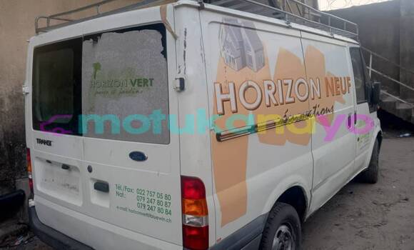 Acheter Occasion Voiture Ford Explorer Sport Trac Blanc à Kinshasa, Kinshasa Acheter Occasion Voiture Ford Explorer Sport Trac Blanc à Kinshasa, Kinshasa