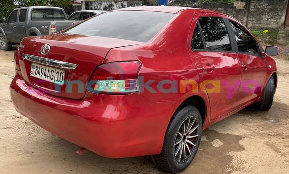 Acheter Occasion Voiture Toyota Belta Rouge à Kinshasa, Kinshasa Acheter Occasion Voiture Toyota Belta Rouge à Kinshasa, Kinshasa