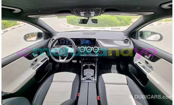 Buy Import Mercedes-Benz 190 (W201) White Car in Import - Dubai in Bandundu Buy Import Mercedes-Benz 190 (W201) White Car in Import - Dubai in Bandundu