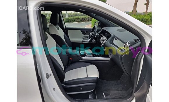 Buy Import Mercedes-Benz 190 (W201) White Car in Import - Dubai in Bandundu Buy Import Mercedes-Benz 190 (W201) White Car in Import - Dubai in Bandundu