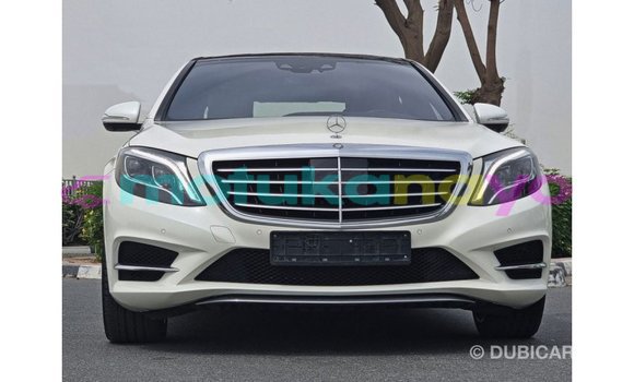 Buy Import Mercedes-Benz 190 (W201) White Car in Import - Dubai in Bandundu Buy Import Mercedes-Benz 190 (W201) White Car in Import - Dubai in Bandundu