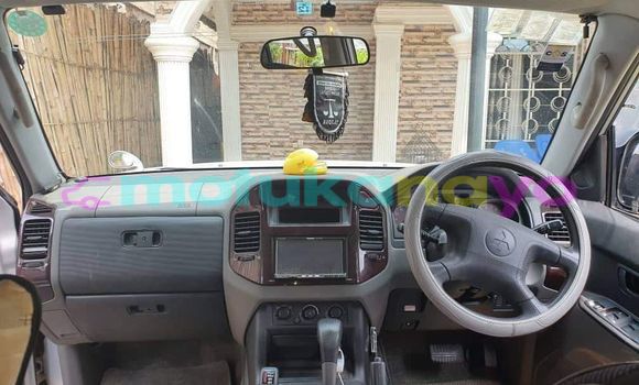 Buy Used Mitsubishi Pajero Silver Car in Kinshasa in Kinshasa Buy Used Mitsubishi Pajero Silver Car in Kinshasa in Kinshasa