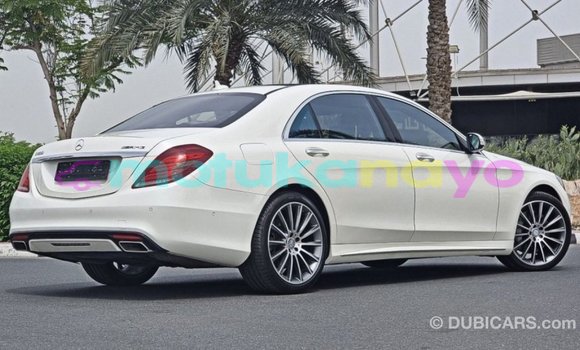 Buy Import Mercedes-Benz 190 (W201) White Car in Import - Dubai in Bandundu Buy Import Mercedes-Benz 190 (W201) White Car in Import - Dubai in Bandundu