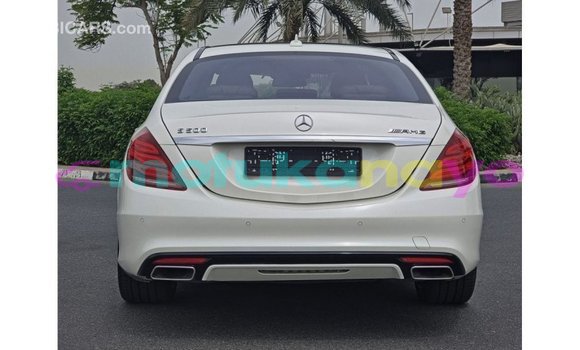 Buy Import Mercedes-Benz 190 (W201) White Car in Import - Dubai in Bandundu Buy Import Mercedes-Benz 190 (W201) White Car in Import - Dubai in Bandundu