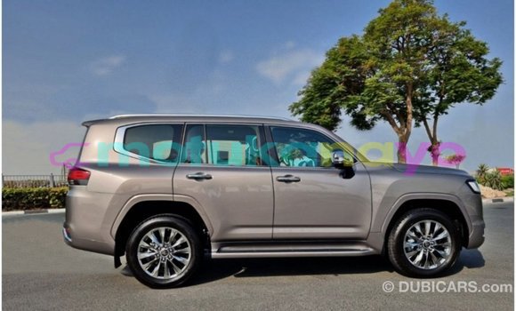 Buy Import Toyota Land Cruiser Other Car in Import - Dubai in Bandundu Buy Import Toyota Land Cruiser Other Car in Import - Dubai in Bandundu