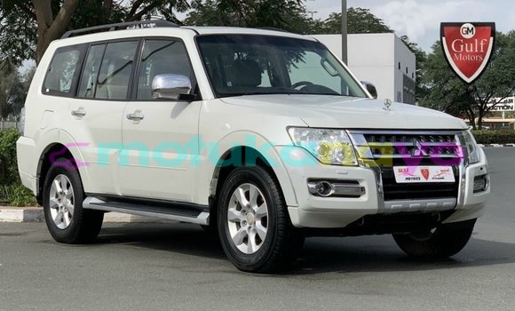 Acheter Import Voiture Mitsubishi Pajero Blanc à Import - Dubai, Bandundu Acheter Import Voiture Mitsubishi Pajero Blanc à Import - Dubai, Bandundu