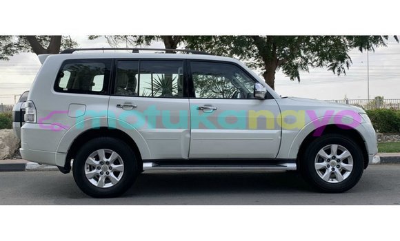 Acheter Import Voiture Mitsubishi Pajero Blanc à Import - Dubai, Bandundu Acheter Import Voiture Mitsubishi Pajero Blanc à Import - Dubai, Bandundu