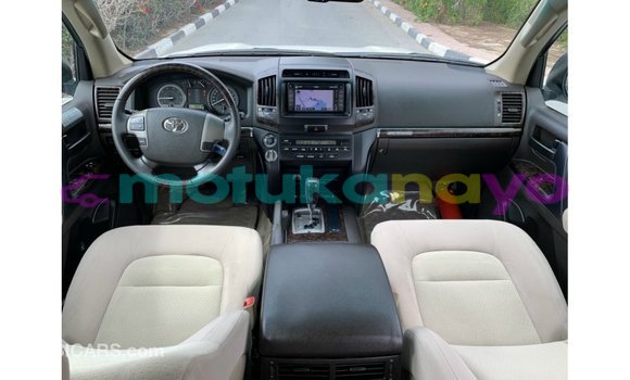 Acheter Import Voiture Toyota Land Cruiser Blanc à Import - Dubai, Bandundu Acheter Import Voiture Toyota Land Cruiser Blanc à Import - Dubai, Bandundu