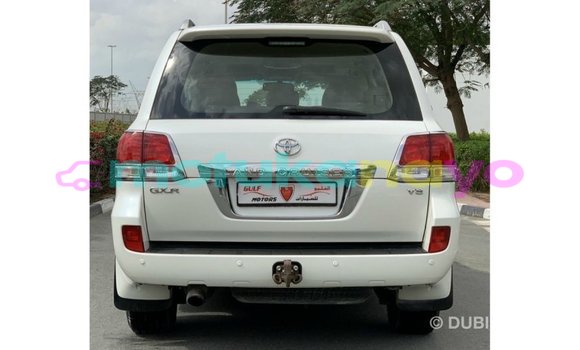 Acheter Import Voiture Toyota Land Cruiser Blanc à Import - Dubai, Bandundu Acheter Import Voiture Toyota Land Cruiser Blanc à Import - Dubai, Bandundu