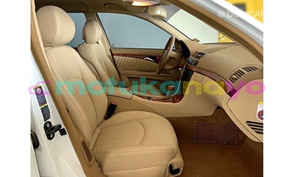 Buy Import Mercedes-Benz 190 (W201) White Car in Import - Dubai in Bandundu Buy Import Mercedes-Benz 190 (W201) White Car in Import - Dubai in Bandundu