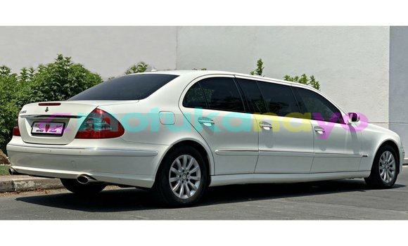 Buy Import Mercedes-Benz 190 (W201) White Car in Import - Dubai in Bandundu Buy Import Mercedes-Benz 190 (W201) White Car in Import - Dubai in Bandundu