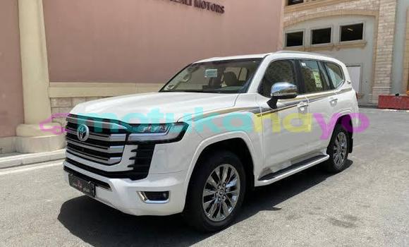 Buy Used Toyota Land Cruiser White Car in Kinshasa in Kinshasa Buy Used Toyota Land Cruiser White Car in Kinshasa in Kinshasa