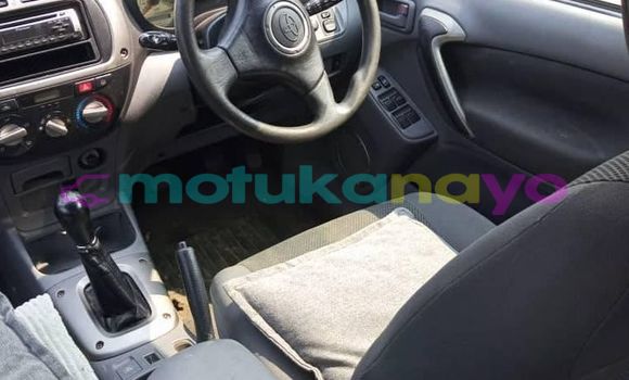 Buy Used Toyota RAV4 Green Car in Kinshasa in Kinshasa Buy Used Toyota RAV4 Green Car in Kinshasa in Kinshasa