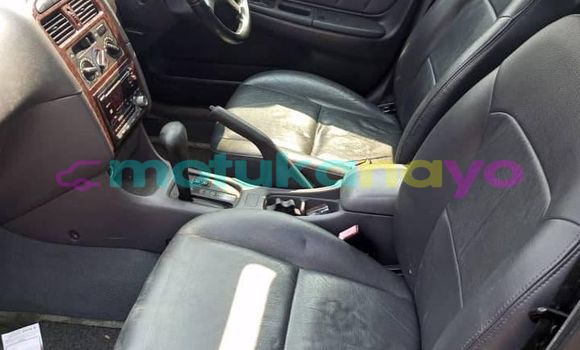 Buy Used Toyota Avensis Silver Car in Kinshasa in Kinshasa Buy Used Toyota Avensis Silver Car in Kinshasa in Kinshasa