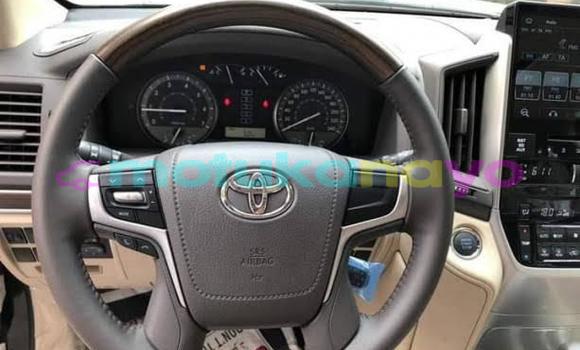 Buy Used Toyota Land Cruiser White Car in Kinshasa in Kinshasa Buy Used Toyota Land Cruiser White Car in Kinshasa in Kinshasa