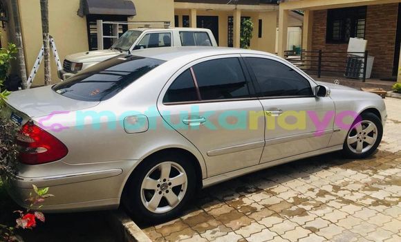 Buy Used Mercedes‒Benz E–Class Silver Car in Kinshasa in Kinshasa Buy Used Mercedes‒Benz E–Class Silver Car in Kinshasa in Kinshasa
