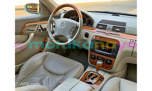 Buy Import Mercedes-Benz 190 (W201) Blue Car in Import - Dubai in Bandundu Buy Import Mercedes-Benz 190 (W201) Blue Car in Import - Dubai in Bandundu