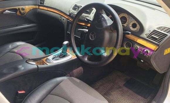 Buy Used Mercedes‒Benz E–Class Silver Car in Kinshasa in Kinshasa Buy Used Mercedes‒Benz E–Class Silver Car in Kinshasa in Kinshasa