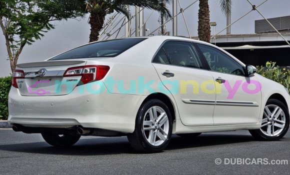 Buy Import Toyota Camry White Car in Import - Dubai in Bandundu Buy Import Toyota Camry White Car in Import - Dubai in Bandundu