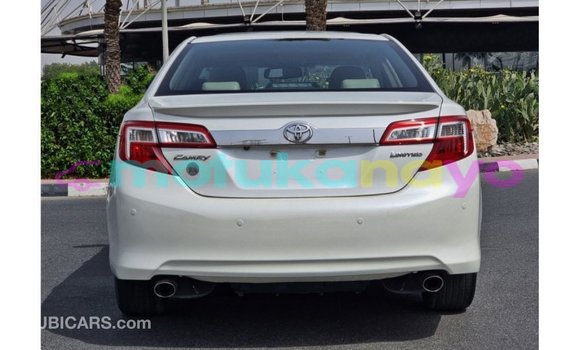 Buy Import Toyota Camry White Car in Import - Dubai in Bandundu Buy Import Toyota Camry White Car in Import - Dubai in Bandundu