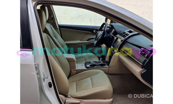 Buy Import Toyota Camry White Car in Import - Dubai in Bandundu Buy Import Toyota Camry White Car in Import - Dubai in Bandundu