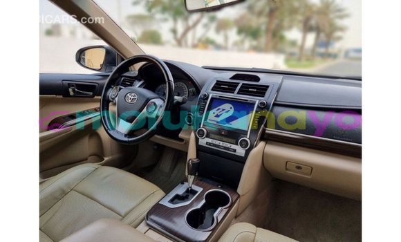 Buy Import Toyota Camry White Car in Import - Dubai in Bandundu Buy Import Toyota Camry White Car in Import - Dubai in Bandundu