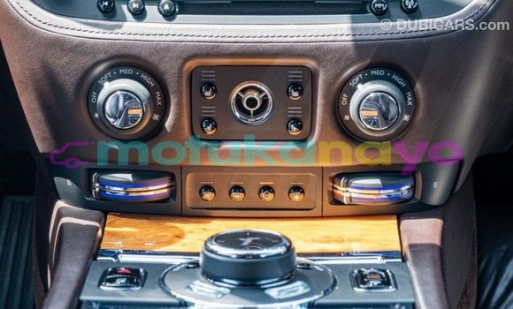 Acheter Import Voiture Rolls-Royce Wraith Blanc à Import - Dubai, Bandundu Acheter Import Voiture Rolls-Royce Wraith Blanc à Import - Dubai, Bandundu