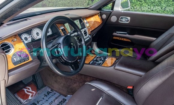 Acheter Import Voiture Rolls-Royce Wraith Blanc à Import - Dubai, Bandundu Acheter Import Voiture Rolls-Royce Wraith Blanc à Import - Dubai, Bandundu
